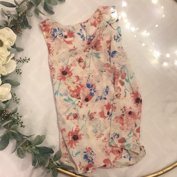 ELLE Floral Blouce - Picture 6 of 6